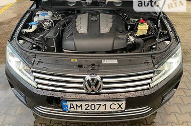 Позашляховик / Кросовер Volkswagen Touareg 2016 в Житомирі