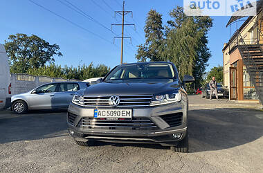 Позашляховик / Кросовер Volkswagen Touareg 2012 в Луцьку