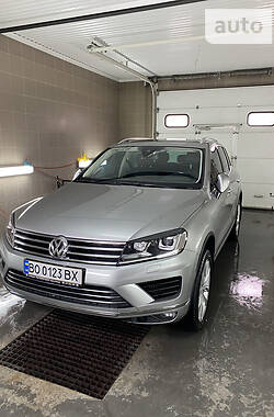 Внедорожник / Кроссовер Volkswagen Touareg 2014 в Кременце