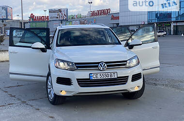 Позашляховик / Кросовер Volkswagen Touareg 2010 в Чернівцях