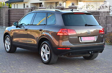 Внедорожник / Кроссовер Volkswagen Touareg 2012 в Ровно