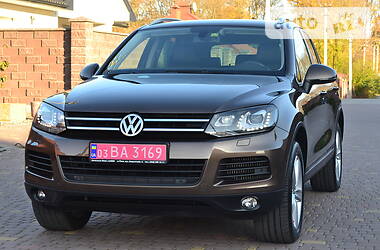 Внедорожник / Кроссовер Volkswagen Touareg 2012 в Ровно