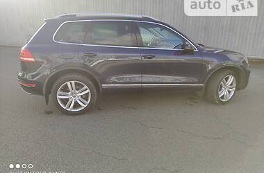 Внедорожник / Кроссовер Volkswagen Touareg 2012 в Киеве