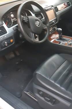 Внедорожник / Кроссовер Volkswagen Touareg 2012 в Черкассах