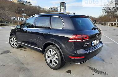 Внедорожник / Кроссовер Volkswagen Touareg 2014 в 