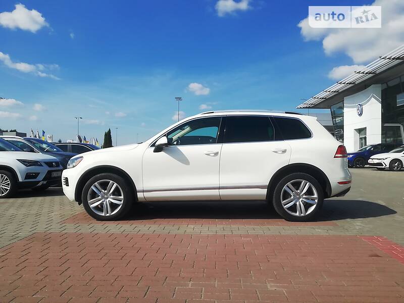 Внедорожник / Кроссовер Volkswagen Touareg 2011 в Львове