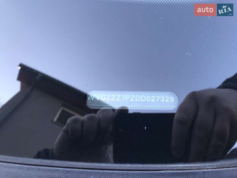 Внедорожник / Кроссовер Volkswagen Touareg 2013 в Иршаве
