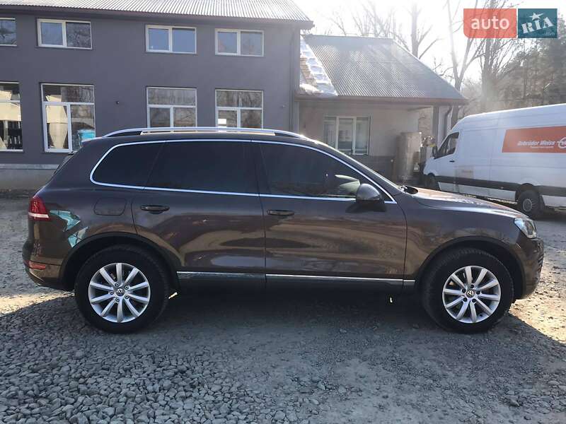 Внедорожник / Кроссовер Volkswagen Touareg 2013 в Иршаве