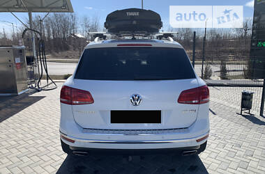 Внедорожник / Кроссовер Volkswagen Touareg 2016 в Полтаве