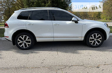 Внедорожник / Кроссовер Volkswagen Touareg 2013 в Полтаве