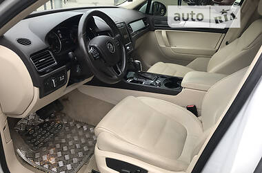 Внедорожник / Кроссовер Volkswagen Touareg 2011 в Хмельницком