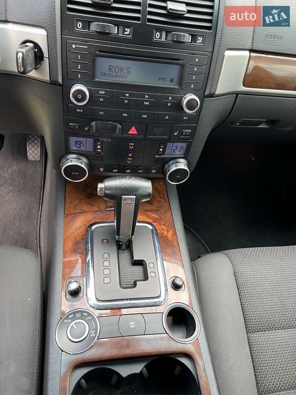 Внедорожник / Кроссовер Volkswagen Touareg 2007 в Киеве