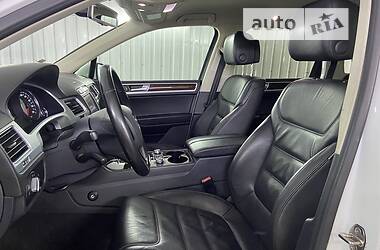 Внедорожник / Кроссовер Volkswagen Touareg 2015 в Киеве