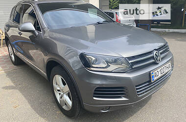 Внедорожник / Кроссовер Volkswagen Touareg 2013 в Хусте