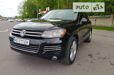 Внедорожник / Кроссовер Volkswagen Touareg 2013 в Виннице