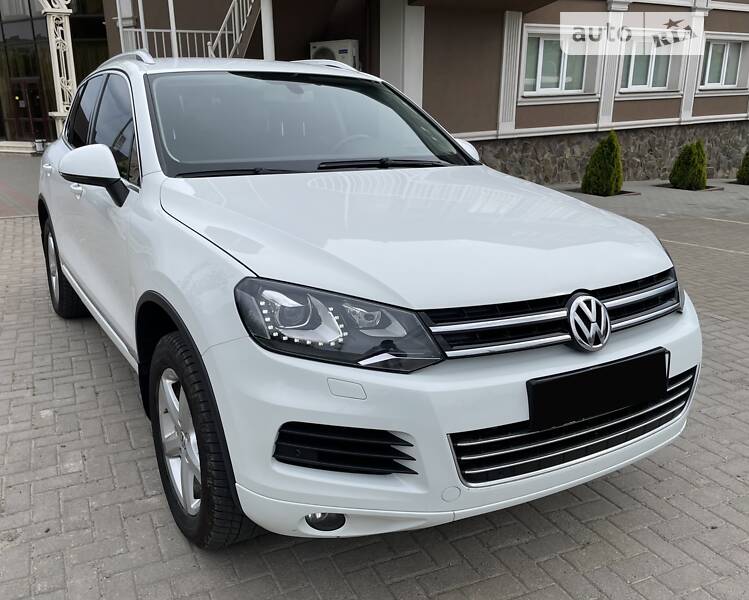 Позашляховик / Кросовер Volkswagen Touareg 2014 в Чернівцях