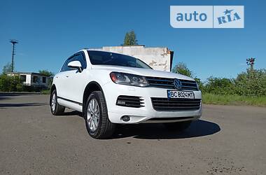 Внедорожник / Кроссовер Volkswagen Touareg 2012 в Львове