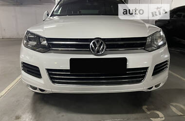 Внедорожник / Кроссовер Volkswagen Touareg 2013 в Виннице