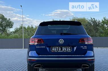 Позашляховик / Кросовер Volkswagen Touareg 2017 в Луцьку