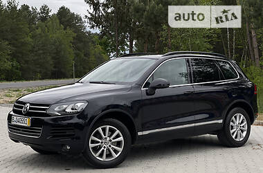 Внедорожник / Кроссовер Volkswagen Touareg 2012 в 