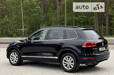 Внедорожник / Кроссовер Volkswagen Touareg 2012 в 