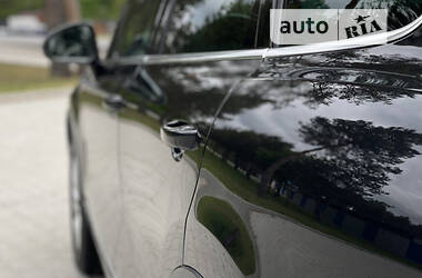 Внедорожник / Кроссовер Volkswagen Touareg 2012 в 