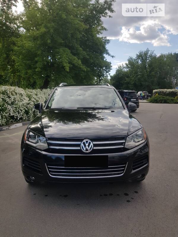 Внедорожник / Кроссовер Volkswagen Touareg 2013 в Броварах