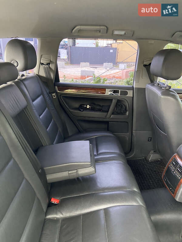 Внедорожник / Кроссовер Volkswagen Touareg 2006 в Львове