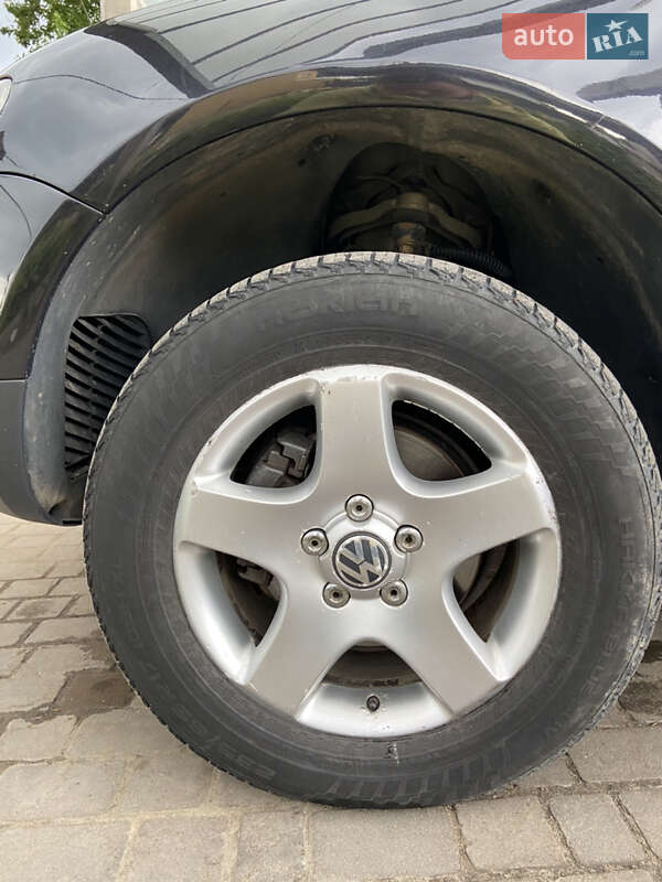 Внедорожник / Кроссовер Volkswagen Touareg 2006 в Львове