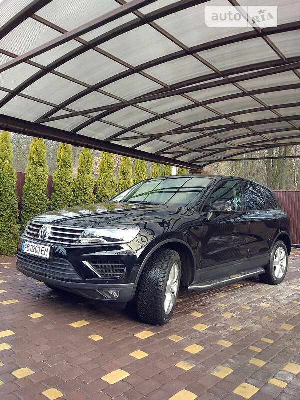 Позашляховик / Кросовер Volkswagen Touareg 2016 в 