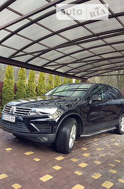 Позашляховик / Кросовер Volkswagen Touareg 2016 в 