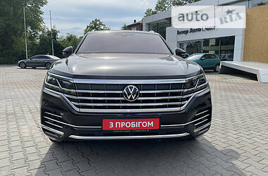 Позашляховик / Кросовер Volkswagen Touareg 2021 в Житомирі
