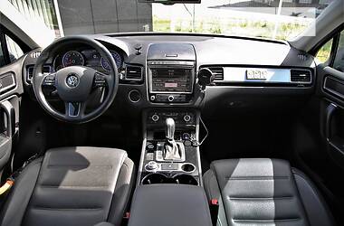 Внедорожник / Кроссовер Volkswagen Touareg 2015 в Харькове