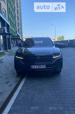 Внедорожник / Кроссовер Volkswagen Touareg 2018 в Киеве