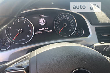 Внедорожник / Кроссовер Volkswagen Touareg 2013 в Хусте