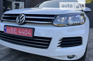 Внедорожник / Кроссовер Volkswagen Touareg 2012 в Черновцах