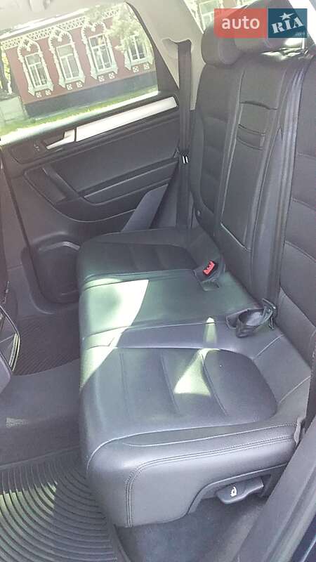 Внедорожник / Кроссовер Volkswagen Touareg 2013 в Боярке