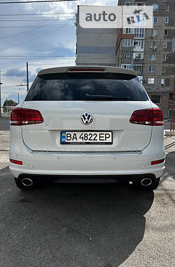 Позашляховик / Кросовер Volkswagen Touareg 2013 в Кропивницькому