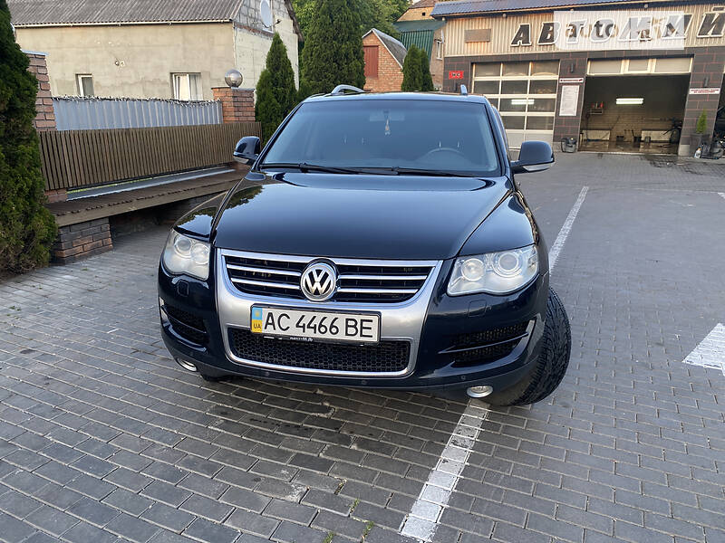 Внедорожник / Кроссовер Volkswagen Touareg 2008 в Луцке