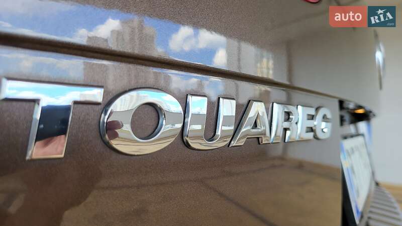 Внедорожник / Кроссовер Volkswagen Touareg 2012 в Киеве