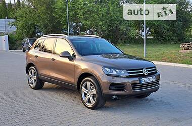 Внедорожник / Кроссовер Volkswagen Touareg 2011 в Черновцах