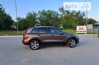 Внедорожник / Кроссовер Volkswagen Touareg 2011 в Черновцах