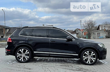 Внедорожник / Кроссовер Volkswagen Touareg 2012 в 