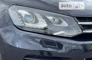 Внедорожник / Кроссовер Volkswagen Touareg 2012 в 