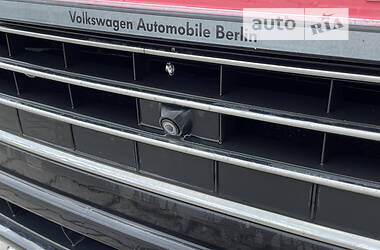 Внедорожник / Кроссовер Volkswagen Touareg 2012 в 