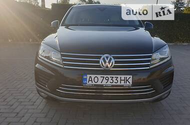 Внедорожник / Кроссовер Volkswagen Touareg 2014 в Черновцах