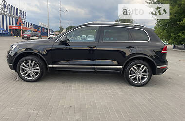 Внедорожник / Кроссовер Volkswagen Touareg 2015 в Ковеле