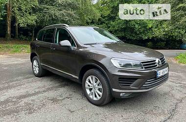 Внедорожник / Кроссовер Volkswagen Touareg 2015 в Киеве