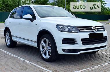 Внедорожник / Кроссовер Volkswagen Touareg 2013 в Киеве