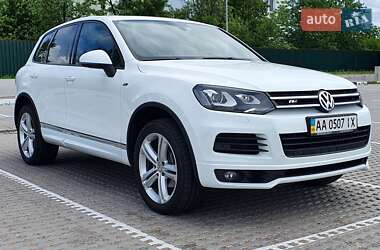Позашляховик / Кросовер Volkswagen Touareg 2013 в 